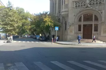 Satılır Obyekt Axundov Bağında 