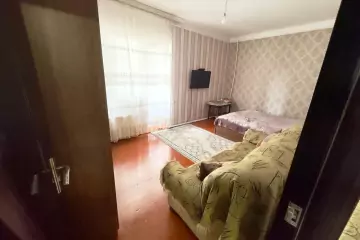 Satılır Köhnə Tikili Gəncə Prospektində 