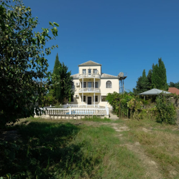 Satılır 9 otaqlı bağ evi 270 m², 12 sot  torpaq, Buzovna