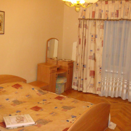 Satılır 3 otaqlı Köhnə Tikili 77 m², Yasamal