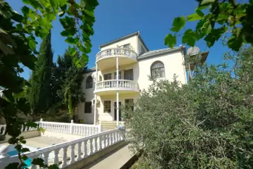 Satılır Bağ Evi Buzovnada 