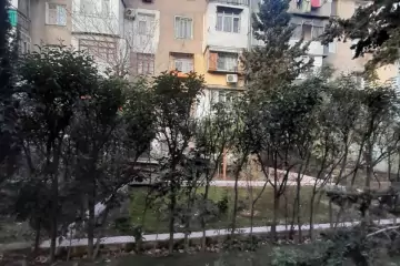 Satılır Köhnə Tikili 8-ci Kilometrdə 