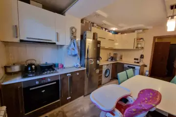 Satılır Köhnə Tikili 8-ci Kilometrdə 