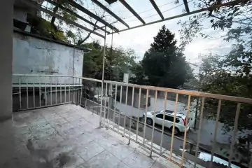 Satılır Köhnə Tikili Elmler Akademiyasıda 