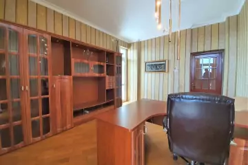 Aylıq Kirayə Ofis Sovetski (советская)da 