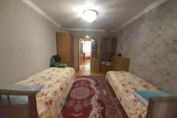 Satılır Köhnə Tikili 8-ci Kilometrdə 