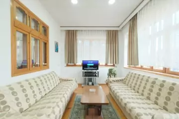 Satılır Bağ Evi Buzovnada 