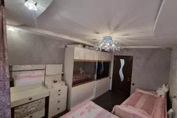 Satılır Köhnə Tikili 8-ci Kilometrdə 