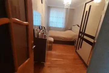 Satılır Köhnə Tikili 8-ci Kilometrdə 