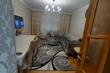 Satılır Köhnə Tikili 8-ci Kilometrdə 