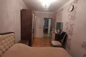 Satılır Köhnə Tikili 8-ci Kilometrdə 