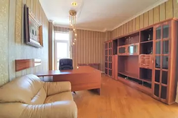 Aylıq Kirayə Ofis Sovetski (советская)da 