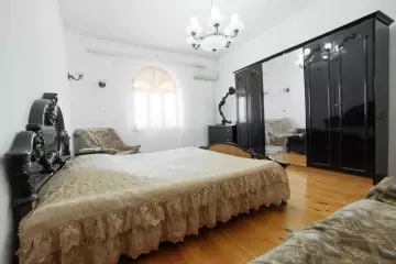 Satılır Bağ Evi Buzovnada 