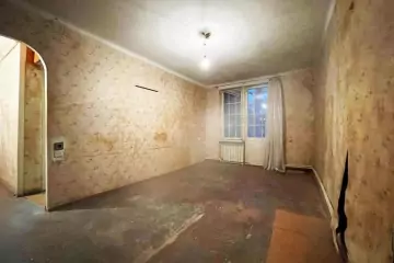 Satılır Köhnə Tikili Elmler Akademiyasıda 