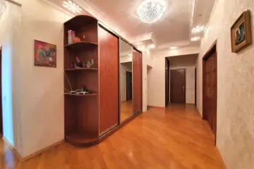 Aylıq Kirayə Ofis Sovetski (советская)da 