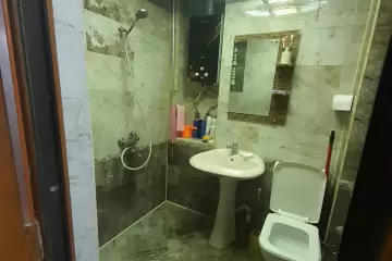 Satılır Köhnə Tikili 8-ci Kilometrdə 