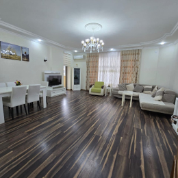 Satılır 3 otaqlı Yeni Tikili 175 m², Yasamal