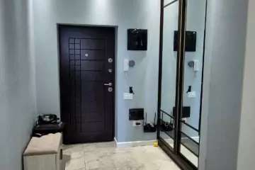 Satılır Köhnə Tikili Elmler Akademiyasıda 