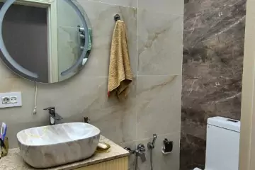 Satılır Köhnə Tikili Elmler Akademiyasıda 