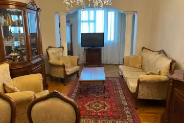 Satılır Köhnə Tikili Gənclik Mallda 