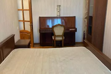 Satılır Köhnə Tikili Gənclik Mallda 