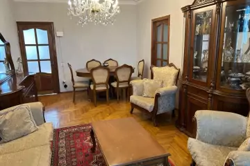 Satılır Köhnə Tikili Gənclik Mallda 