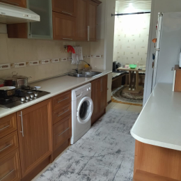 Satılır 3 otaqlı Köhnə Tikili 70 m², Qaraçuxur