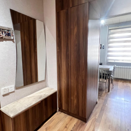 Satılır 2 otaqlı Köhnə Tikili 60 m², Yeni Günəşli