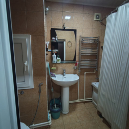 Satılır 2 otaqlı Köhnə Tikili 75 m², Həzi Aslanov