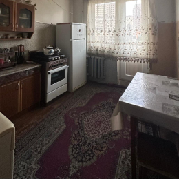 Satılır 3 otaqlı Köhnə Tikili 70 m², Gəncə prospekti