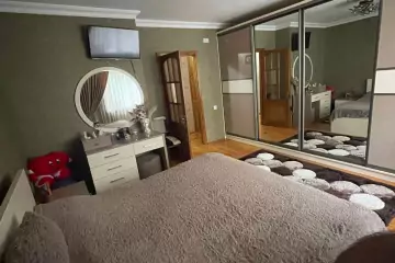 Satılır Köhnə Tikili Qaraçuxurda 