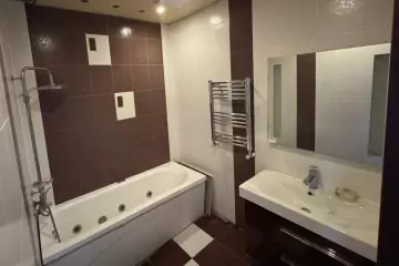 Satılır Yeni Tikili 8-ci Kilometrdə 