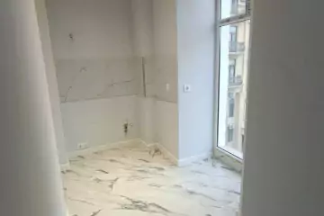 Satılır Köhnə Tikili Sahil Bağıda 