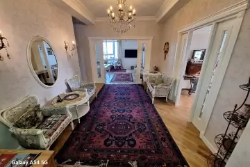 Satılır Köhnə Tikili İçərişəhərdə 