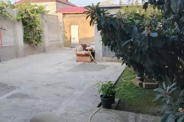 Satılır Həyət Evi Savalan Qəsəbəsida 