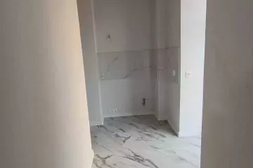 Satılır Köhnə Tikili Sahil Bağıda 