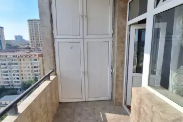 Satılır Yeni Tikili Beşmərtəbədə 