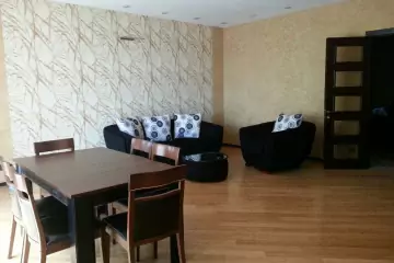 Satılır Yeni Tikili Beşmərtəbədə 