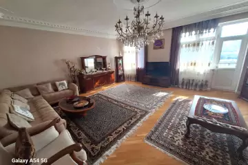 Satılır Yeni Tikili Beşmərtəbədə 