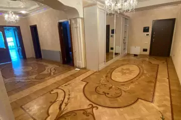 Satılır Yeni Tikili Ağ şəhər Kompleksində 