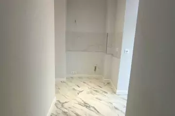 Satılır Köhnə Tikili Sahil Bağıda 