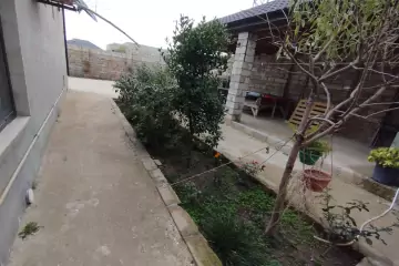 Satılır Həyət Evi Buzovnada 