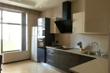 Satılır Yeni Tikili Beşmərtəbədə 