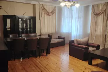 Aylıq Kirayə Yeni Tikili Gənclik Mallda 