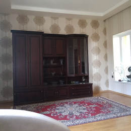 Kirayə 2 otaqlı Köhnə Tikili 70 m², Mərkəz