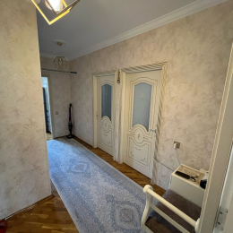 Satılır 3 otaqlı Köhnə Tikili 90 m², 8-ci kilometr