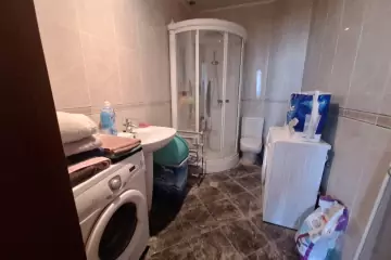 Satılır Yeni Tikili Elmler Akademiyasıda 