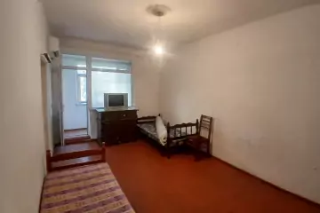 Satılır Köhnə Tikili 4-cü Mikrorayonda 