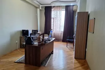 Satılır Yeni Tikili Elmler Akademiyasıda 