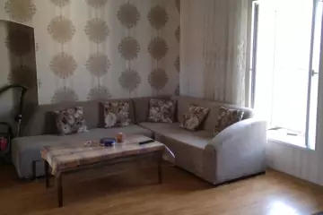 Aylıq Kirayə Köhnə Tikili Mərkəzdə 